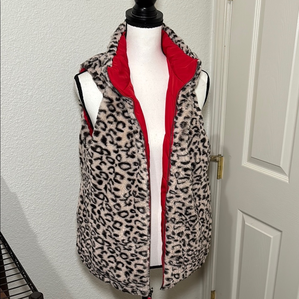 Maurices Black and Red Reversible Puffer Vest